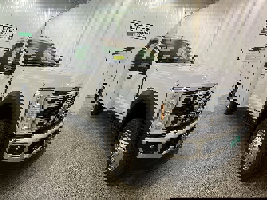 2025 Ford F-550 Super Duty Chassis Cab XL's photo