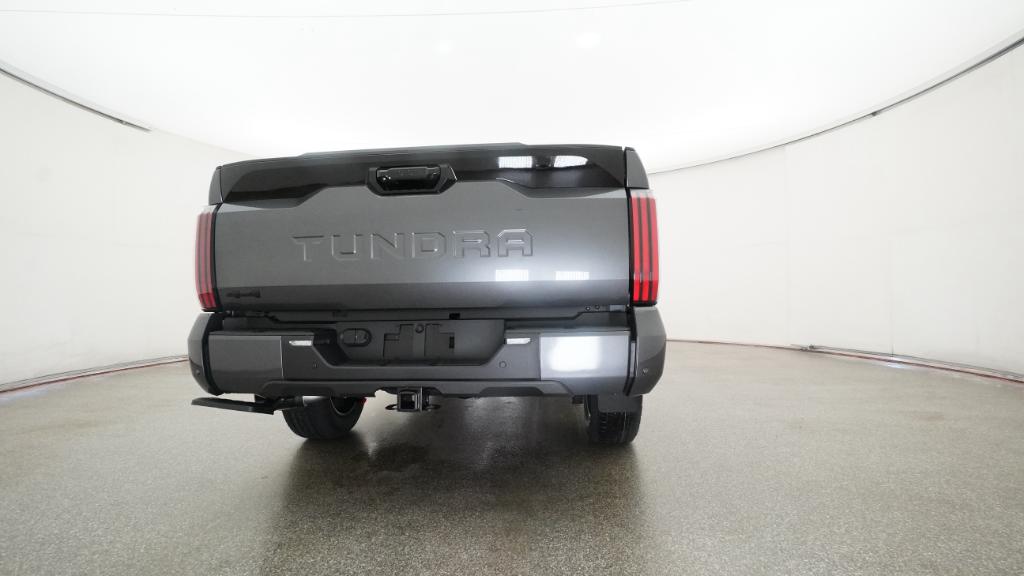 2025 Toyota Tundra Platinum CrewMax photo 3