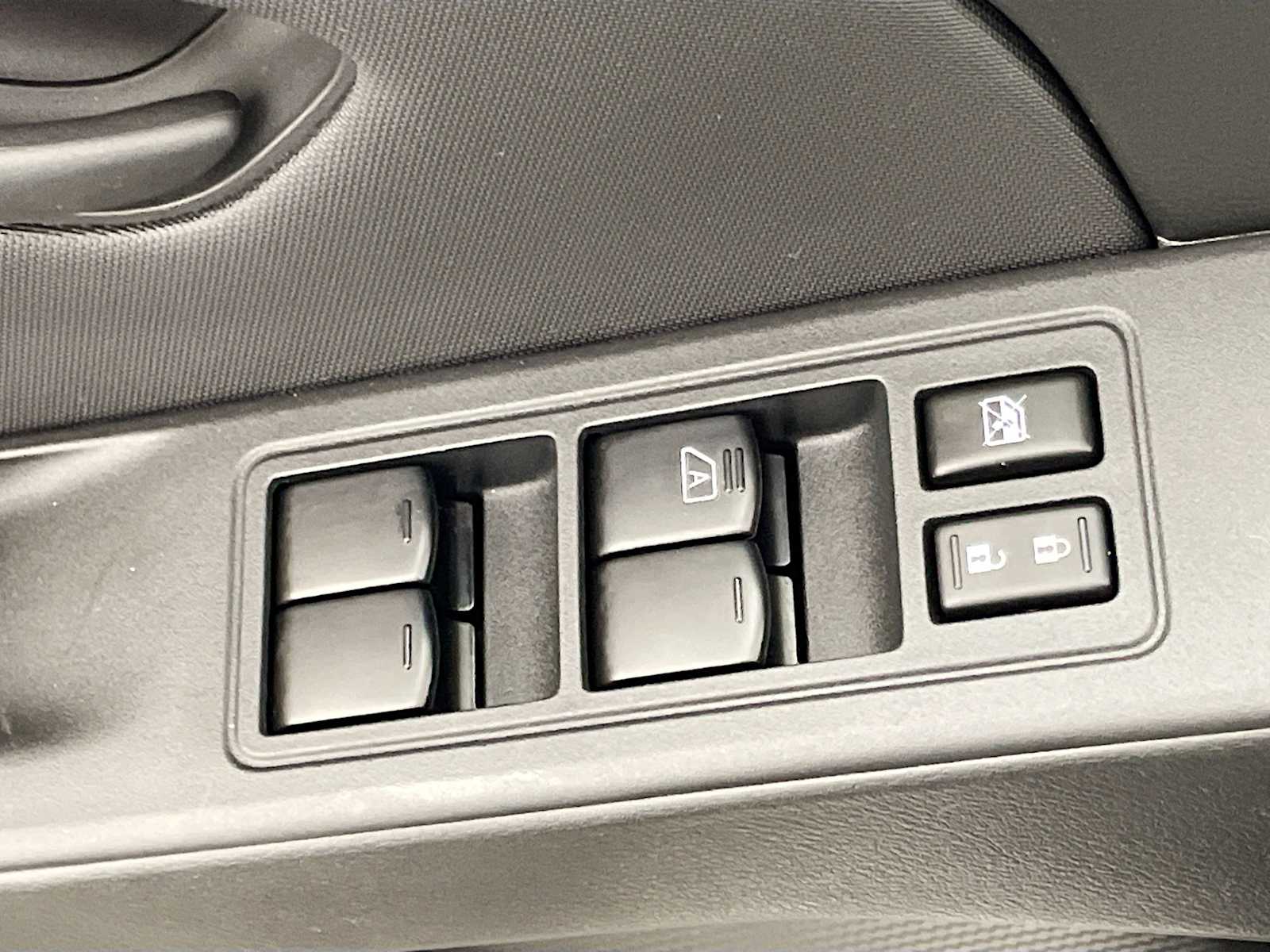 2024 Nissan Frontier S photo 14