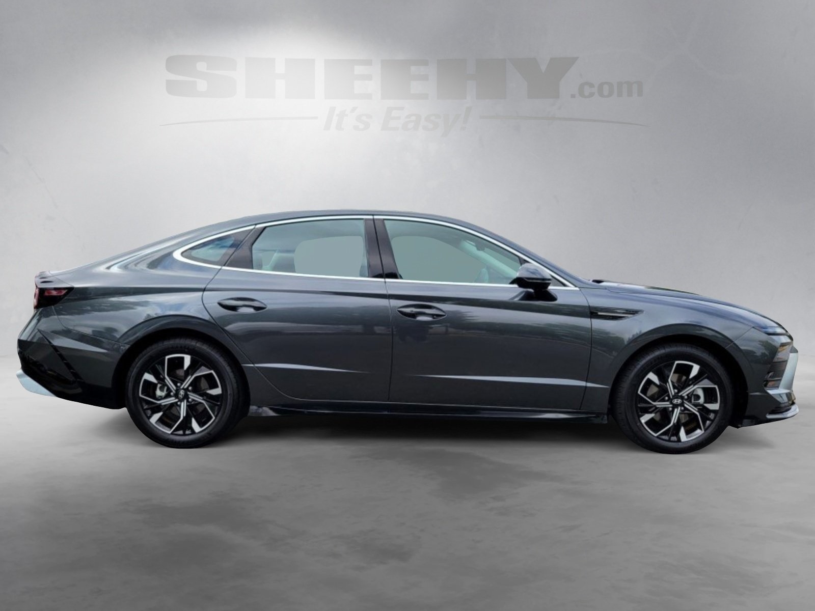 2025 Hyundai Sonata SEL photo 2