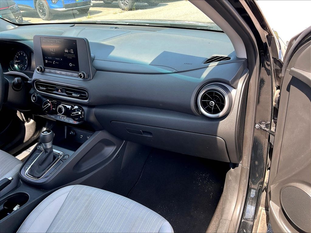 2023 Hyundai Kona SEL photo 12
