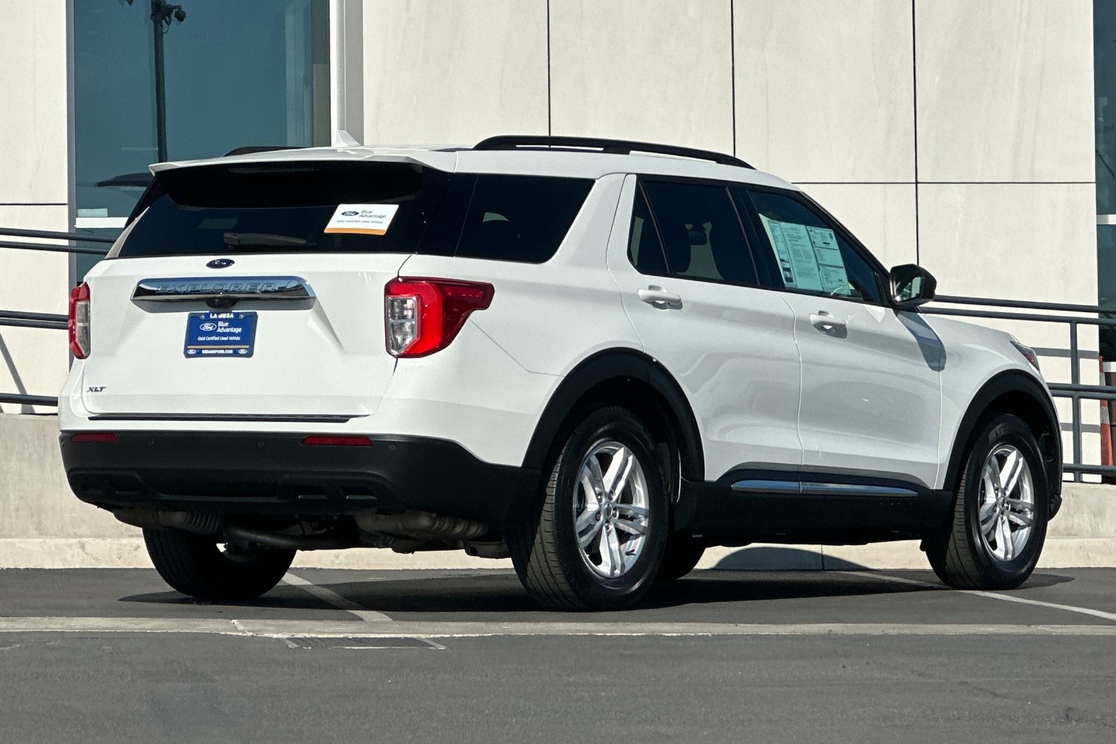 2022 Ford Explorer XLT photo 3