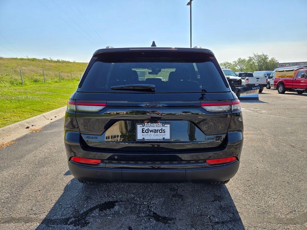 2025 Jeep Grand Cherokee Limited photo 4