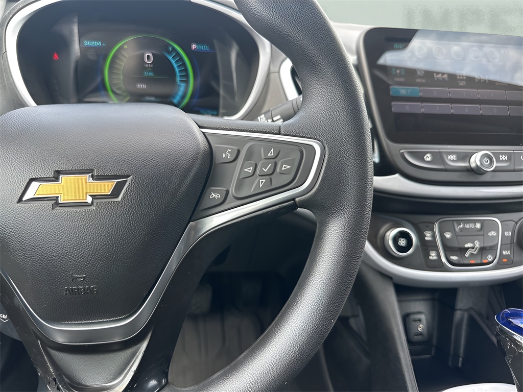 2018 Chevrolet Volt LT photo 14