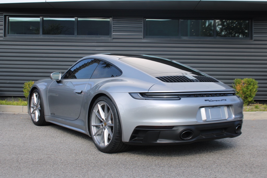 2022 Porsche 911 GTS Coupe photo 3