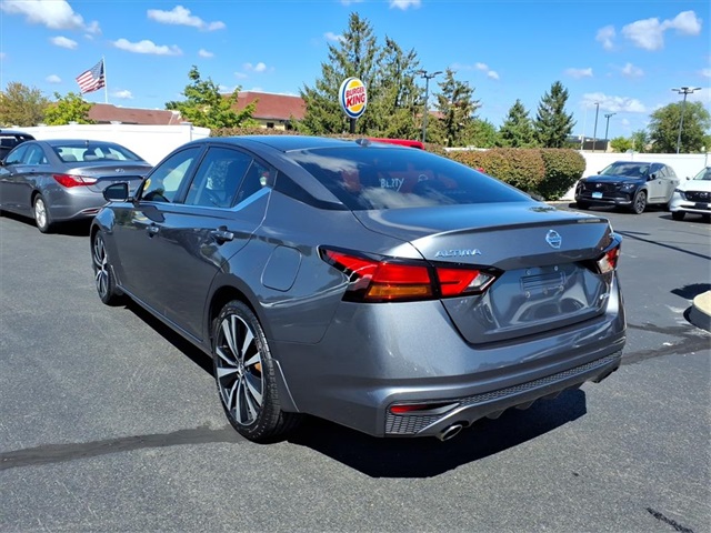 2019 Nissan Altima 2.5 SR photo 3
