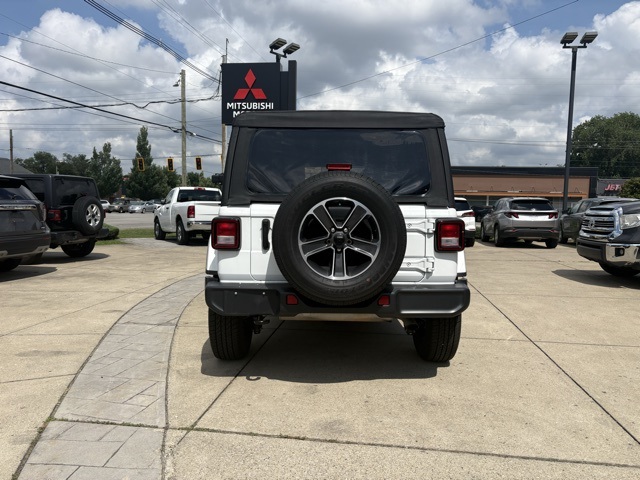 2023 Jeep Wrangler Sahara photo 4