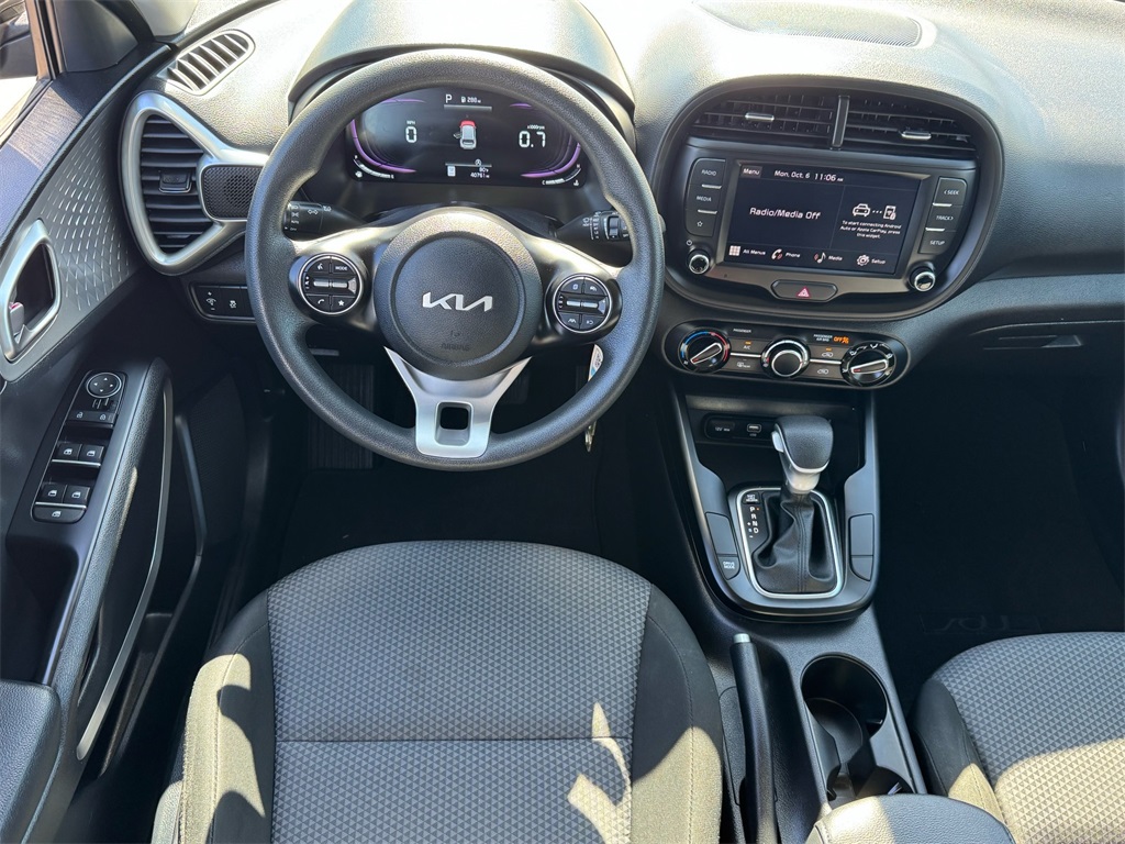 2023 Kia Soul LX photo 14