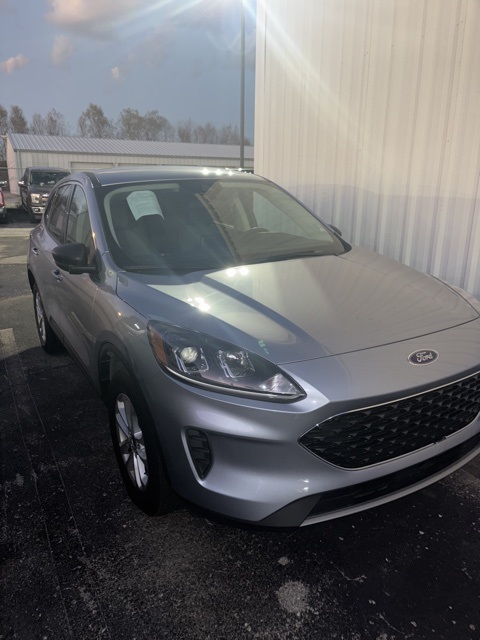 2022 Ford Escape SE photo 2