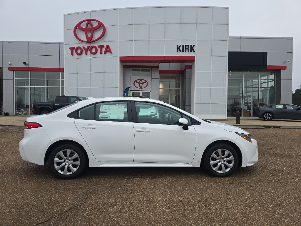 2026 Toyota Corolla LE's photo