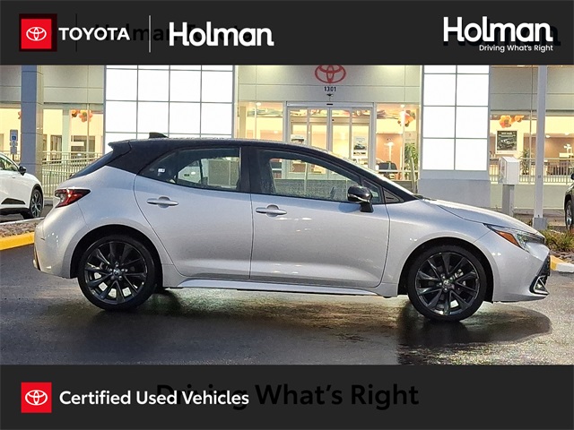 2023 Toyota Corolla Hatchback XSE's photo