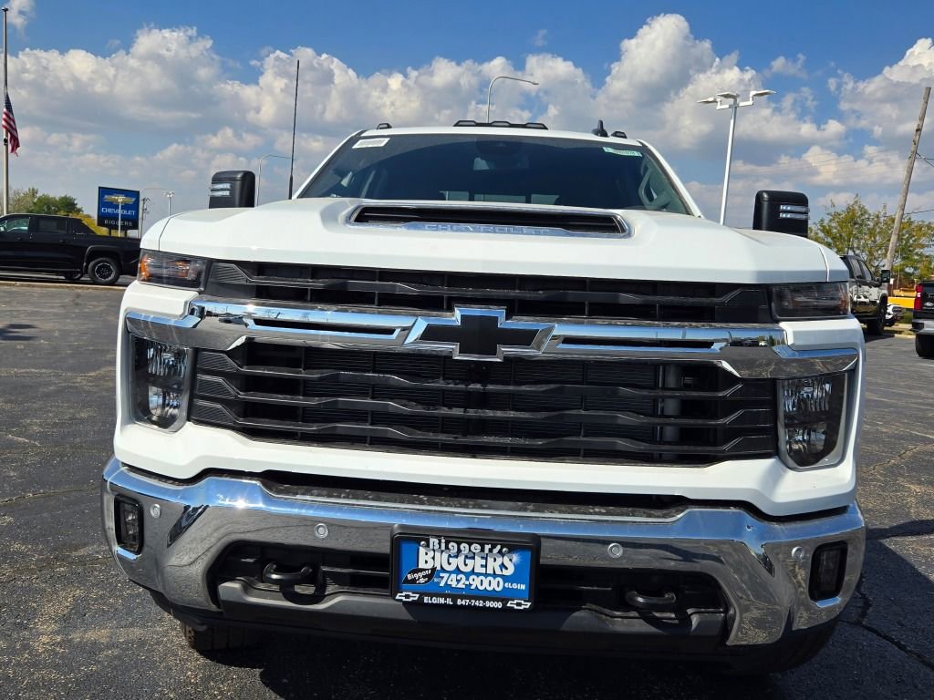 2026 Chevrolet Silverado 2500HD LT photo 2