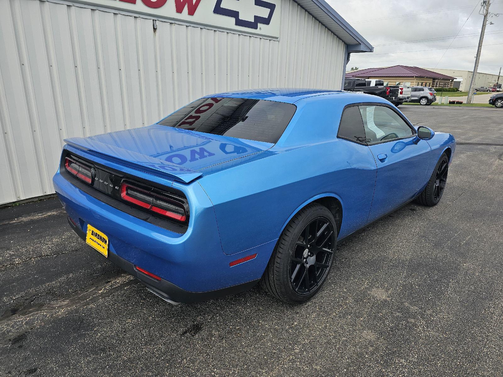 2016 Dodge Challenger SXT Plus photo 4