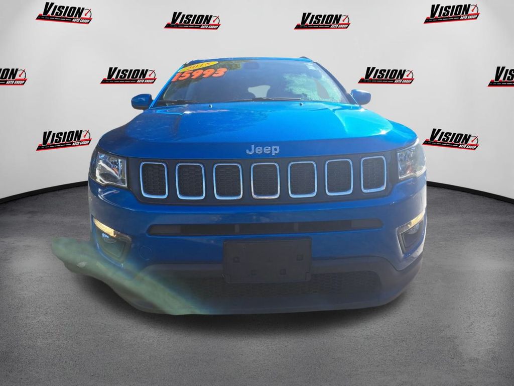 2018 Jeep Compass Latitude photo 2