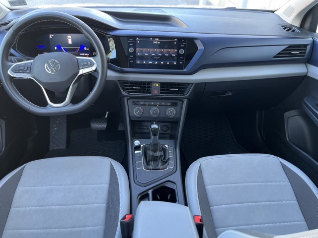 2022 Volkswagen Taos SE photo 2
