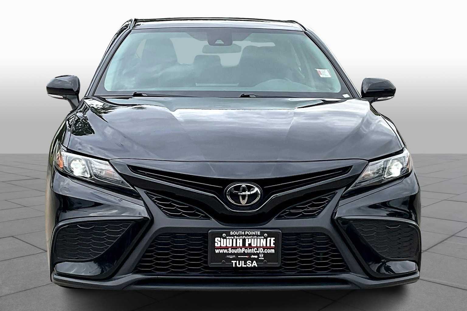 2024 Toyota Camry SE photo 3
