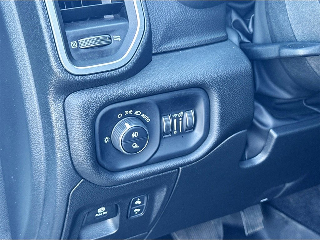 2025 Ram 1500 Big Horn photo 8