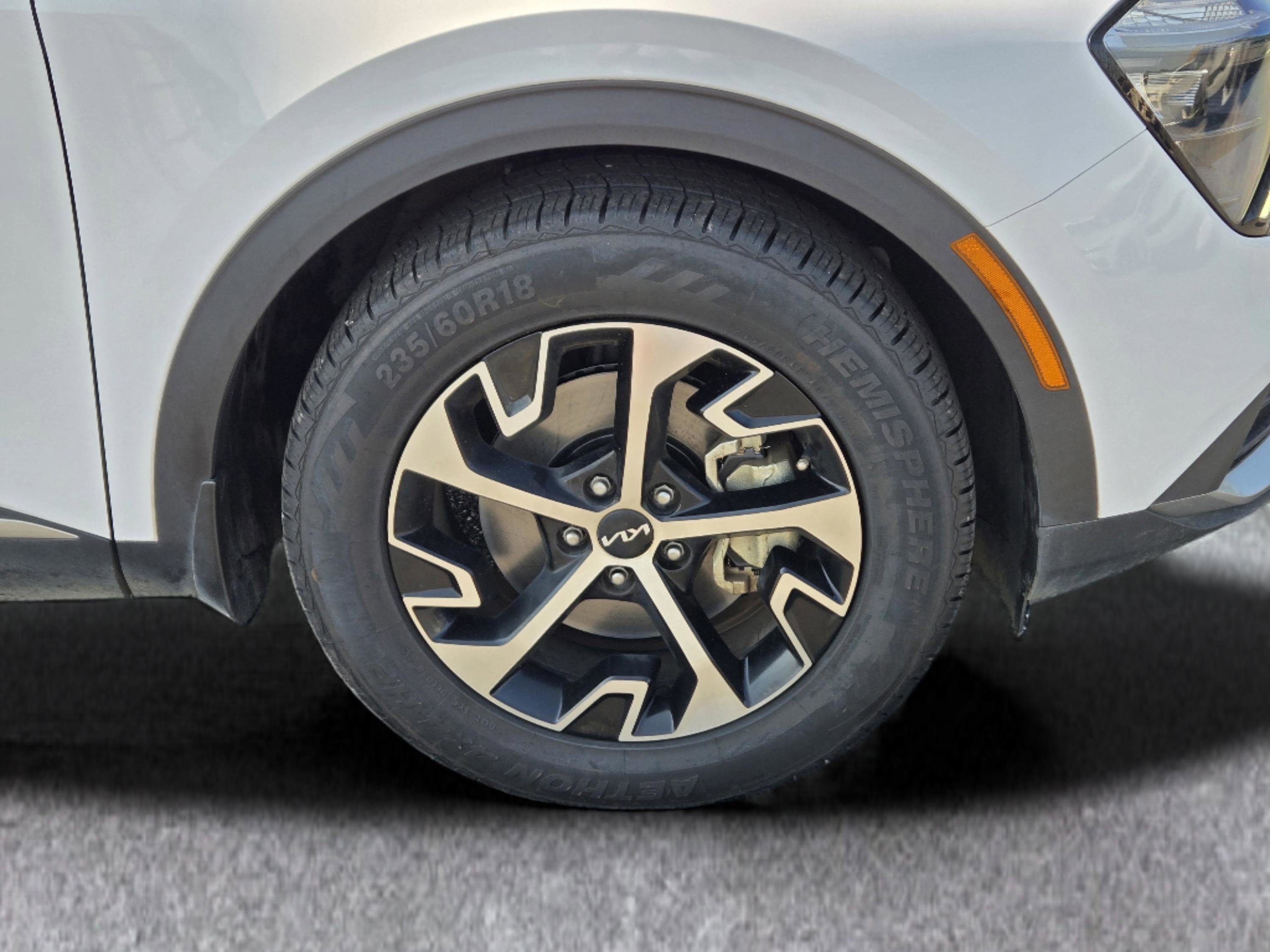 2023 Kia Sportage EX photo 4