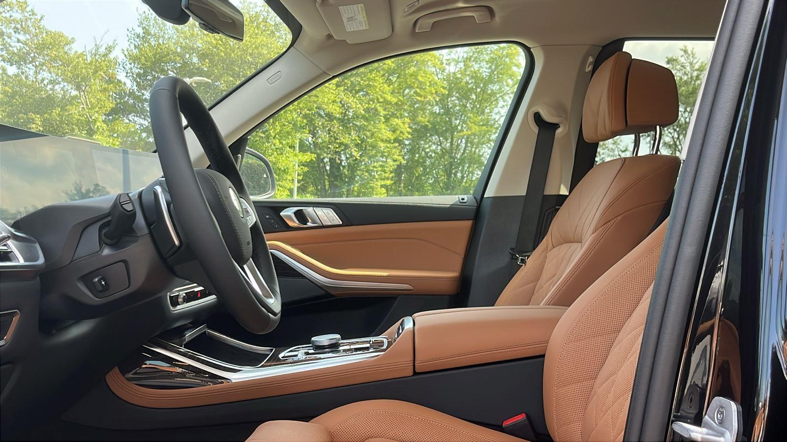 New 2026 Black Sapphire Metallic BMW xDrive40i image 12