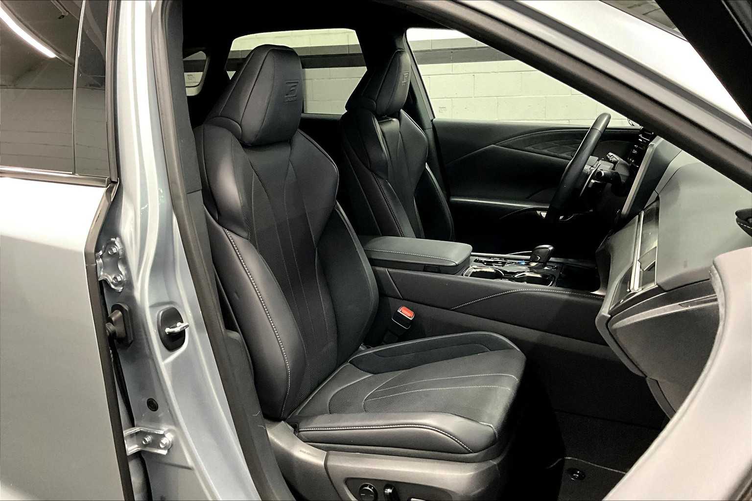 2024 Lexus RX F SPORT Performance photo 8