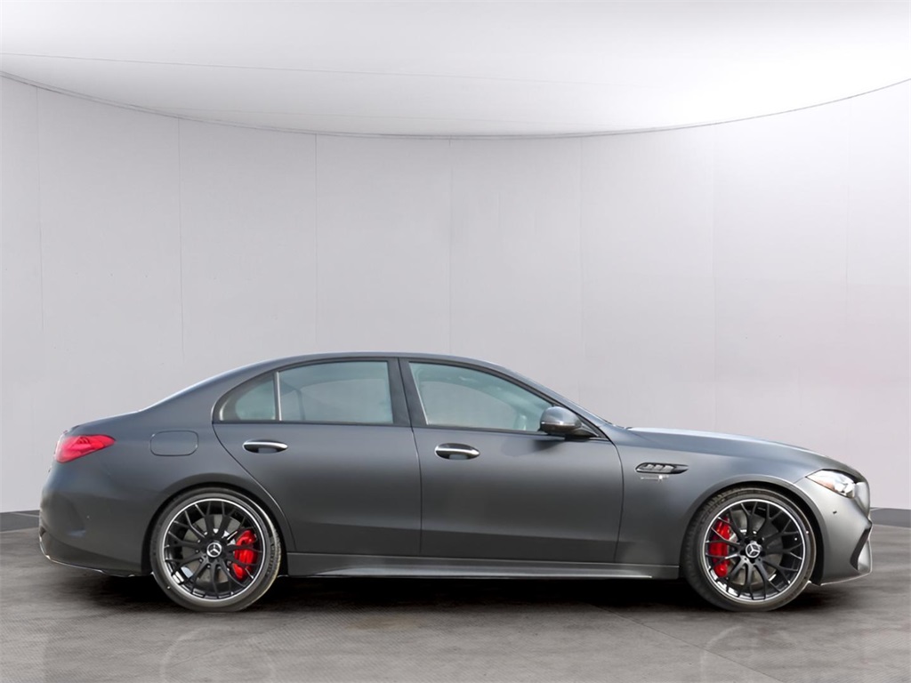 2025 Mercedes Benz C 63 S AMG 4MATIC photo 4