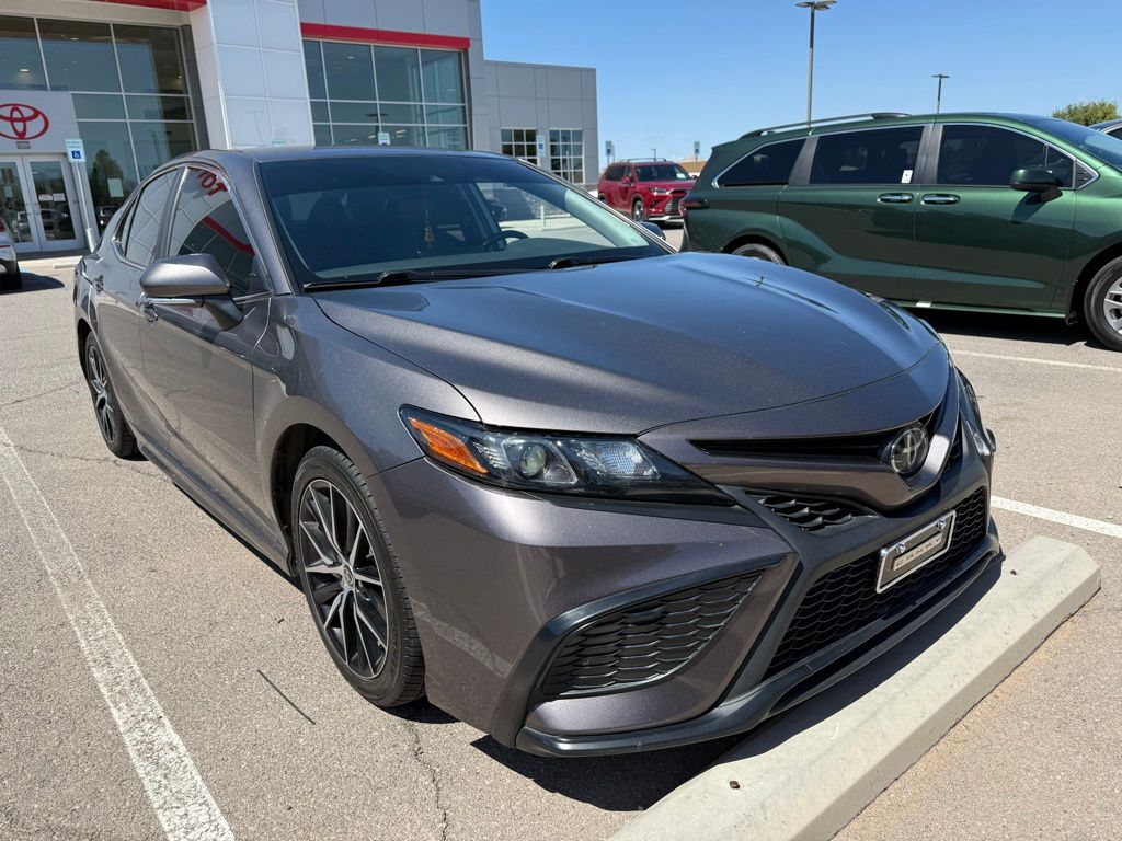 2022 Toyota Camry SE photo 11