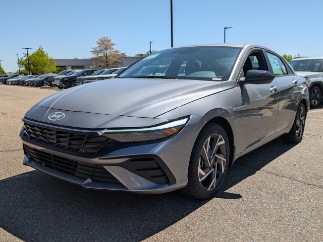 New 2025 FLUID METAL/BLACK Hyundai SEL Sport image 1