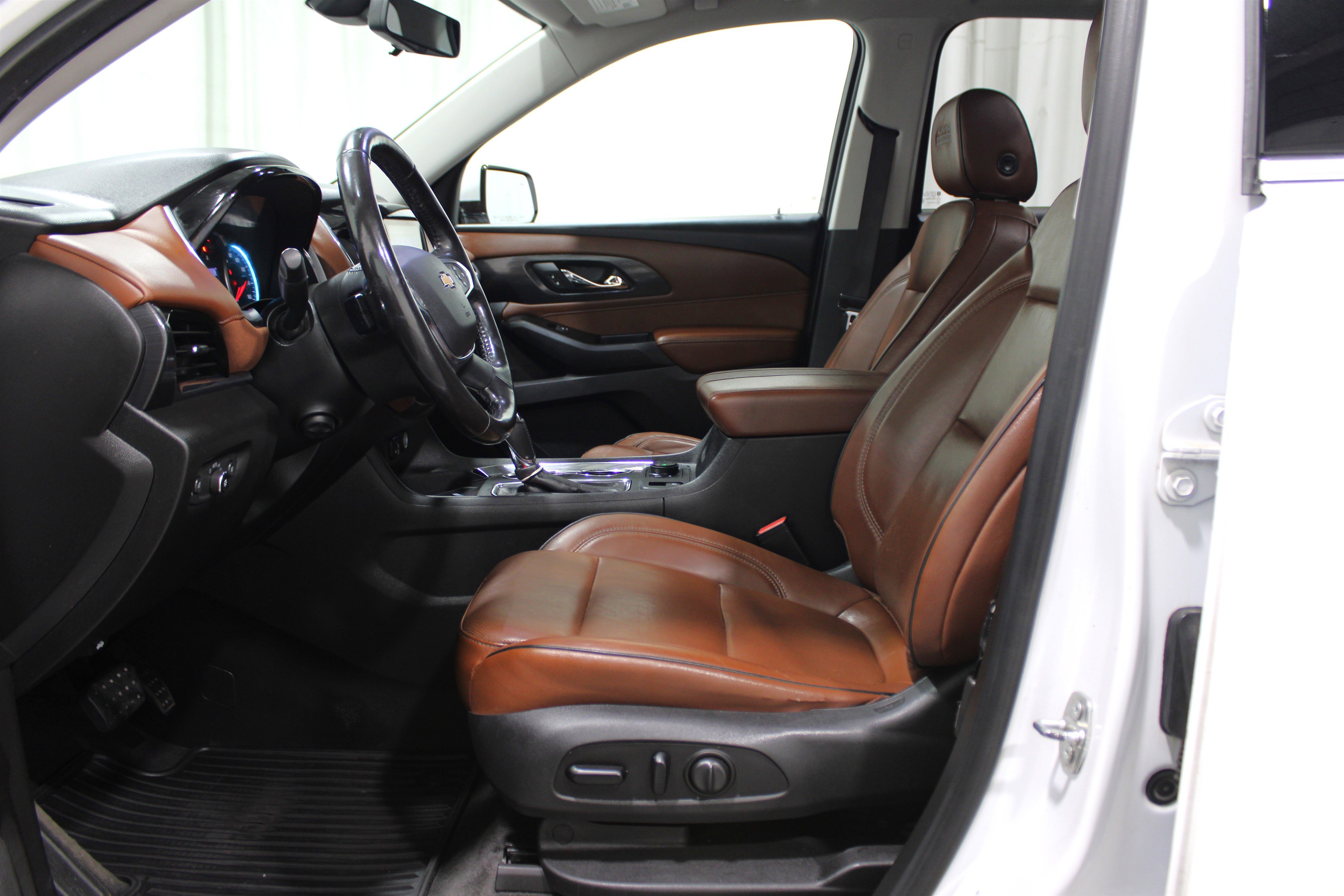 2020 Chevrolet Traverse High Country photo 3