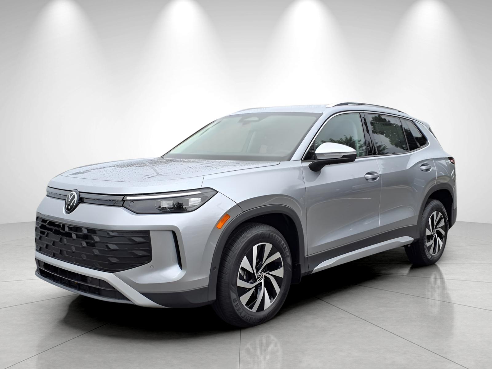 2025 Volkswagen Tiguan S's photo