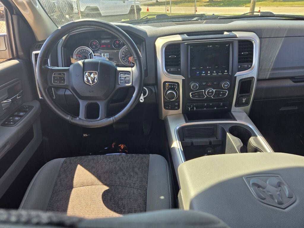 2019 Ram 1500 Classic SLT photo 14