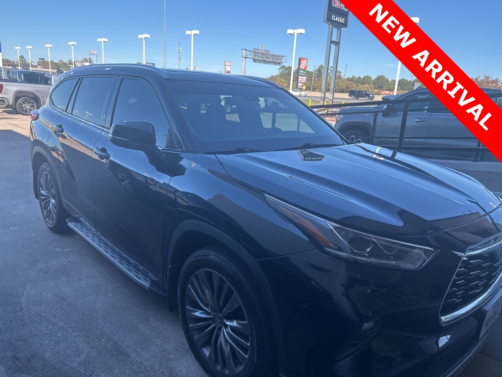 2021 Toyota Highlander Platinum's photo