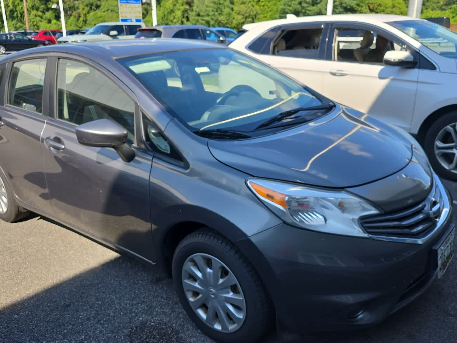 2016 Nissan Versa Note SV photo 2