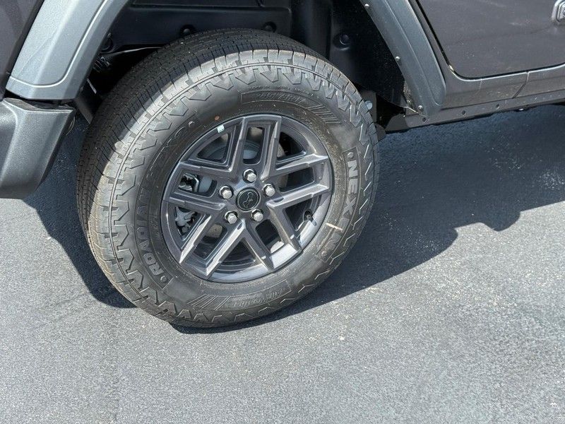 2025 Jeep Wrangler Sport S photo 4