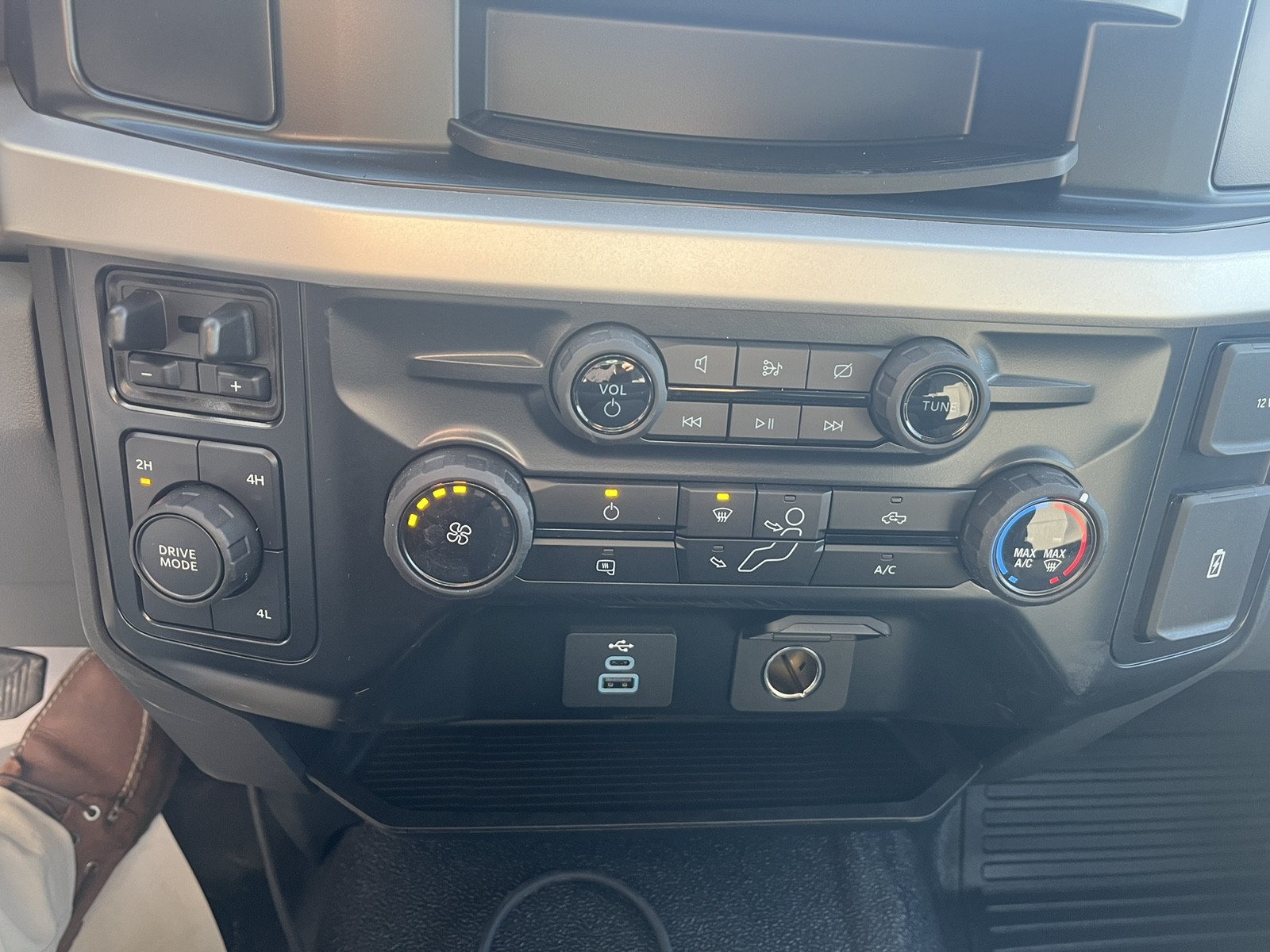 2024 Ford F-600 photo 15