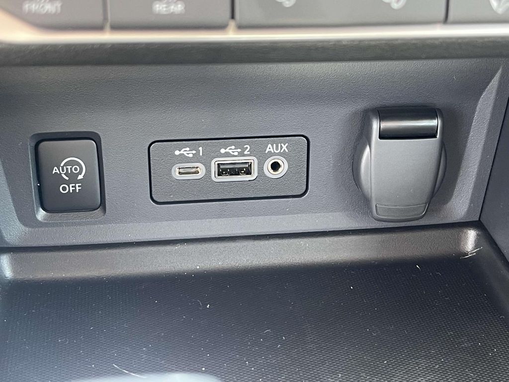2025 Nissan Sentra SR photo 22