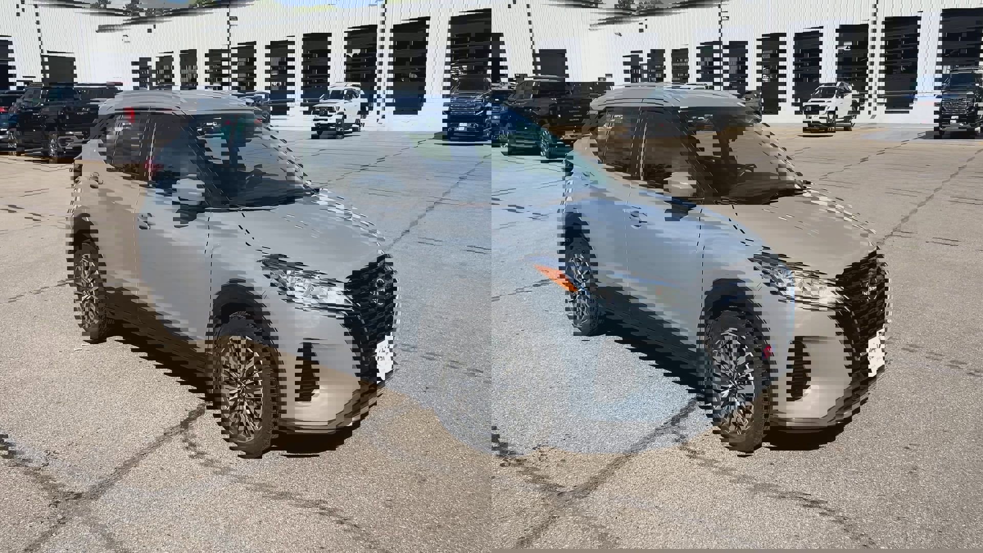 2024 Nissan Kicks SV photo 2