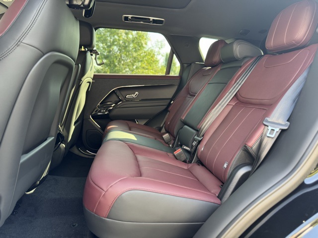 2025 Land Rover Range Rover Sport SE photo 15