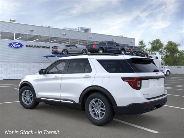 2025 Ford Explorer photo 4