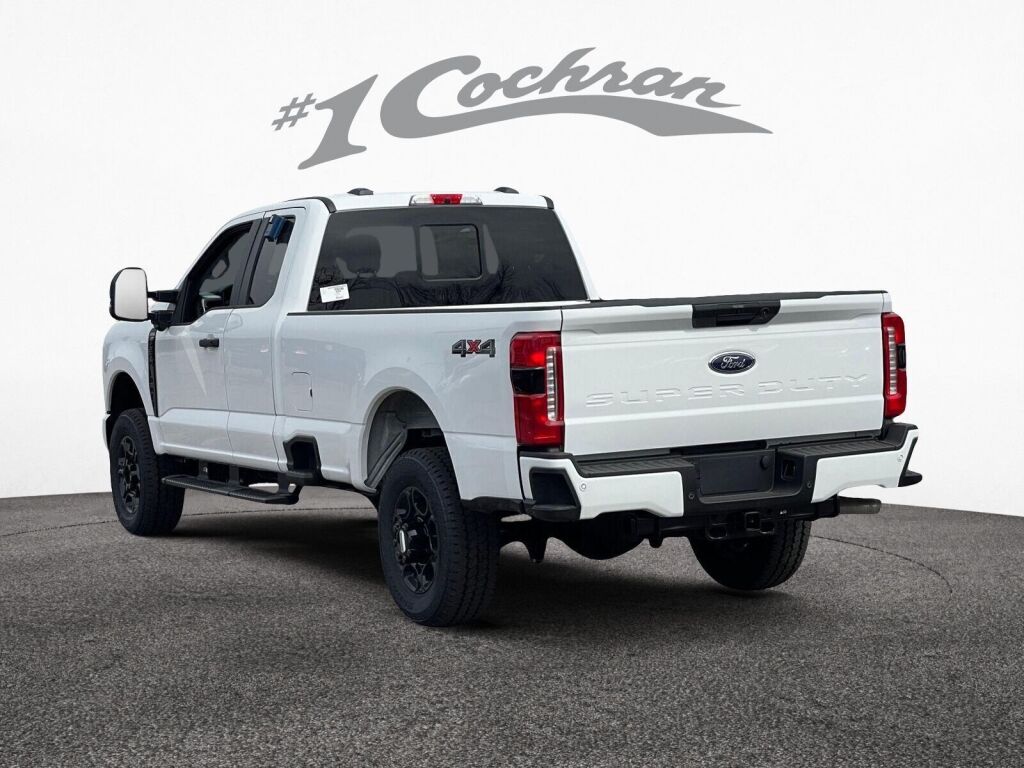 2025 Ford F-350 XL photo 4