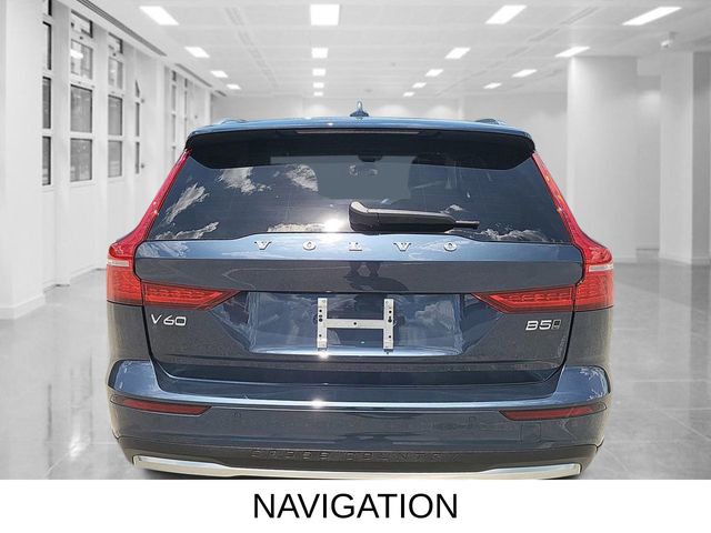 2025 Volvo V60 Cross Country B5 Plus photo 4