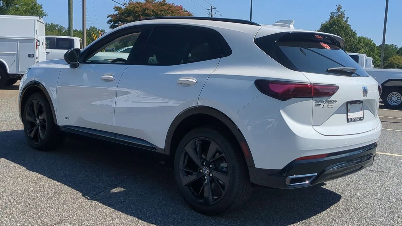 2025 Buick Envision Sport Touring photo 6