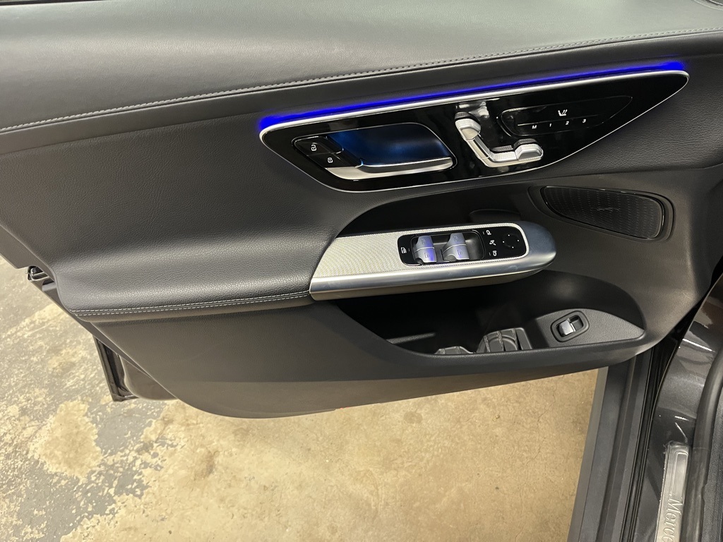 2024 Mercedes Benz GLC 300 photo 17