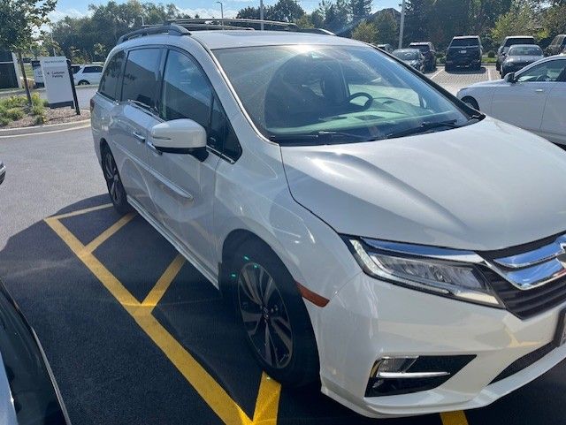 2019 Honda Odyssey Elite photo 3