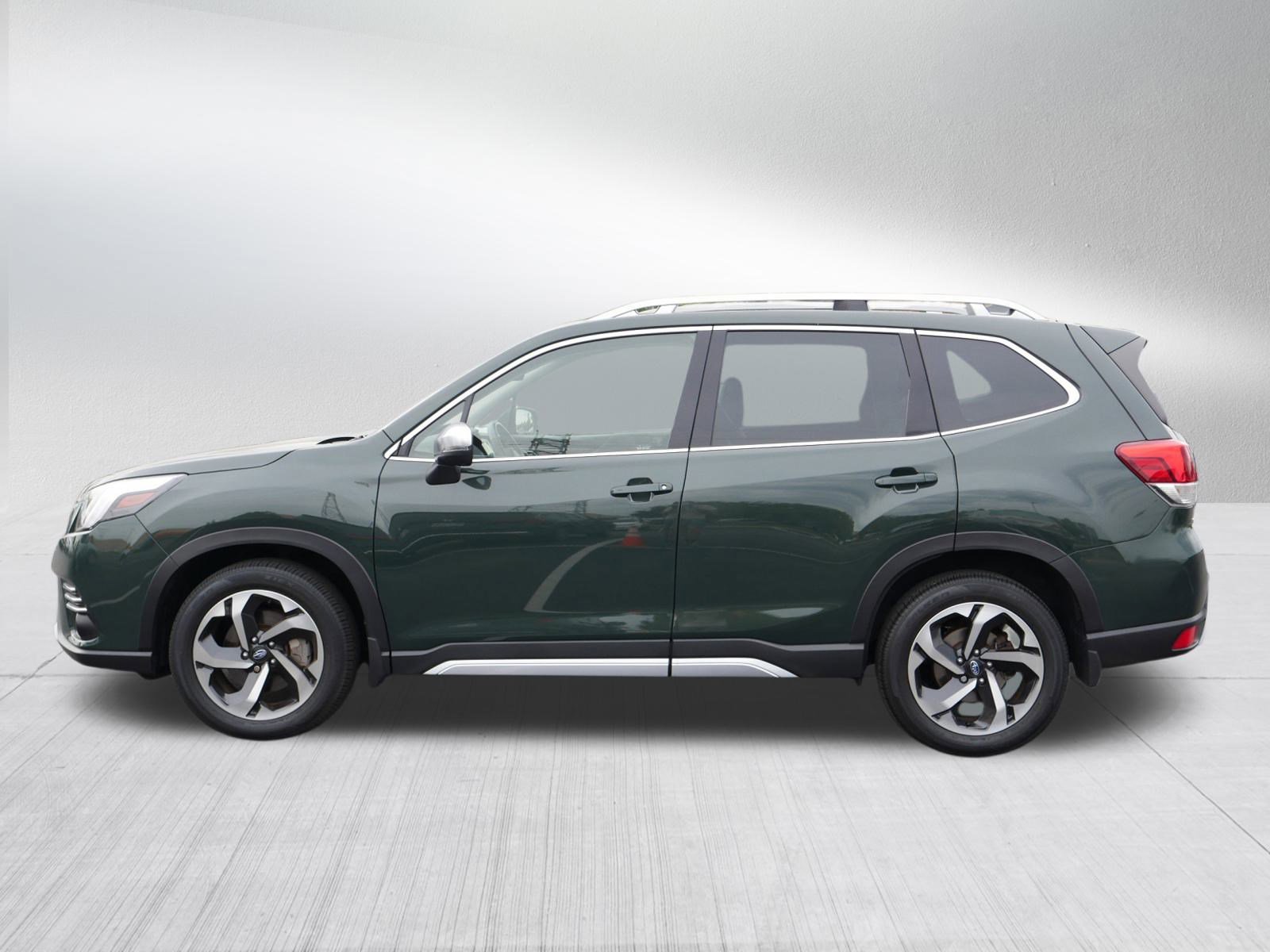 2023 Subaru Forester Touring photo 4