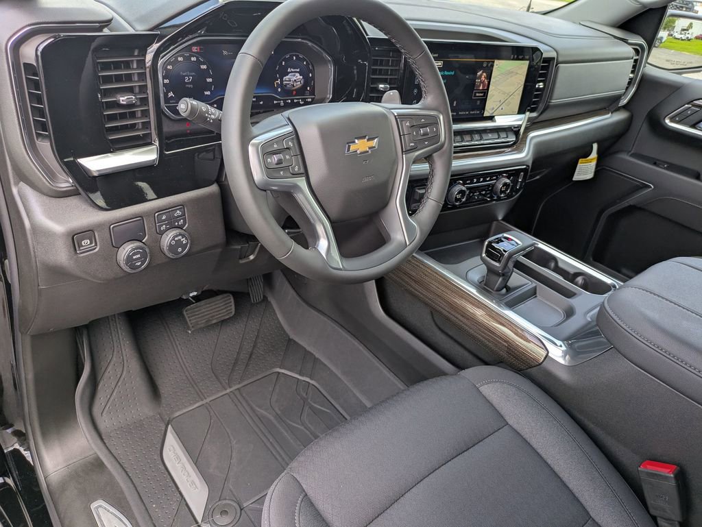 2025 Chevrolet Silverado 1500 LT photo 11