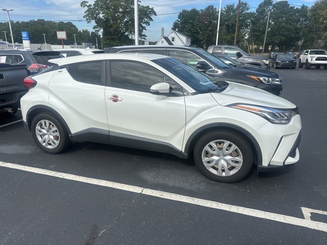 2021 Toyota C-HR LE photo 2