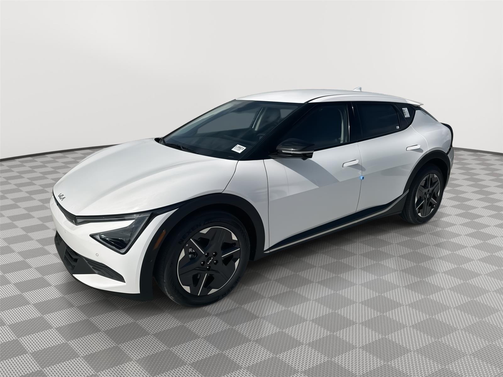 2025 Kia EV6 Light L/R's photo