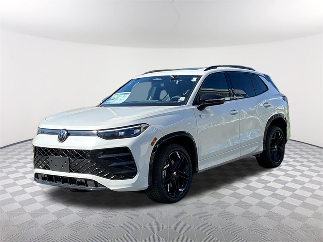 2025 Volkswagen Tiguan SE R-LINE BLACK's photo
