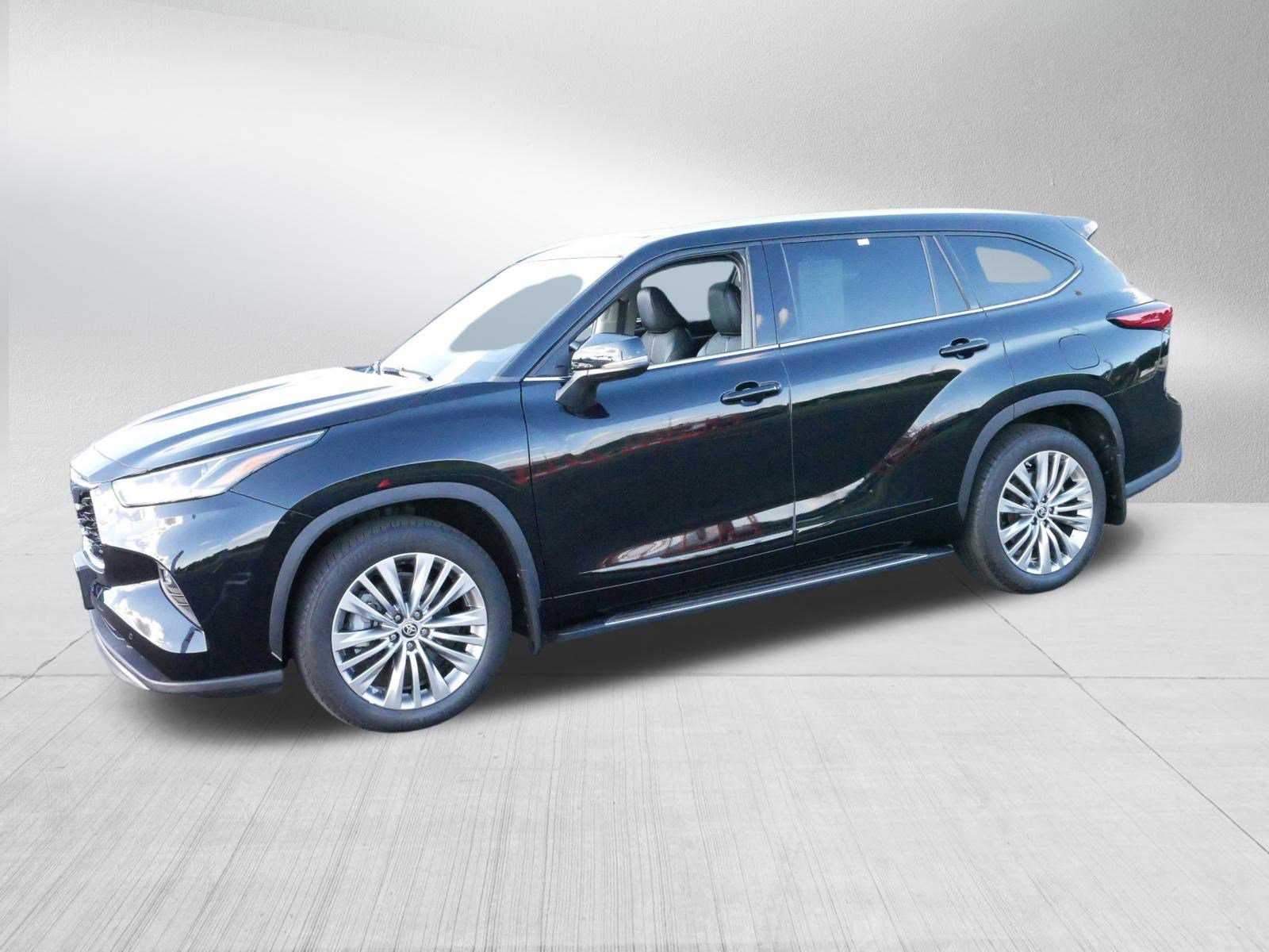 2022 Toyota Highlander Platinum photo 3