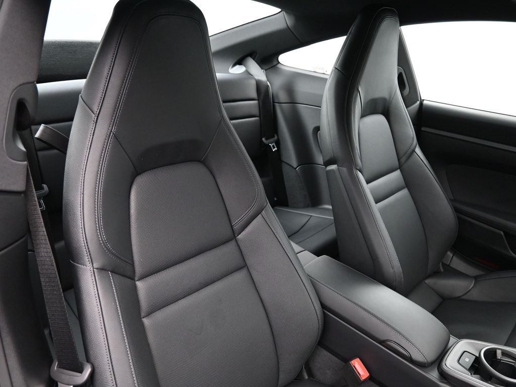 2025 Porsche 911 photo 10